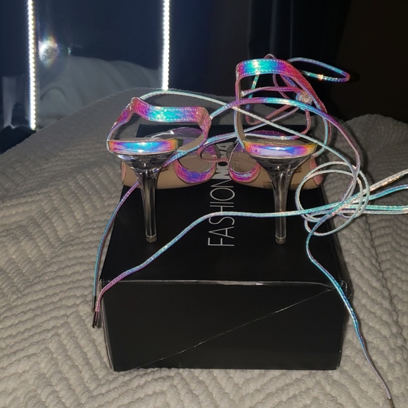 Heels - Picture 3 of 3